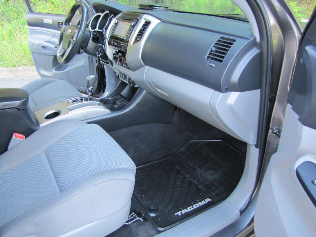 2014 Toyota Tacoma Image 22