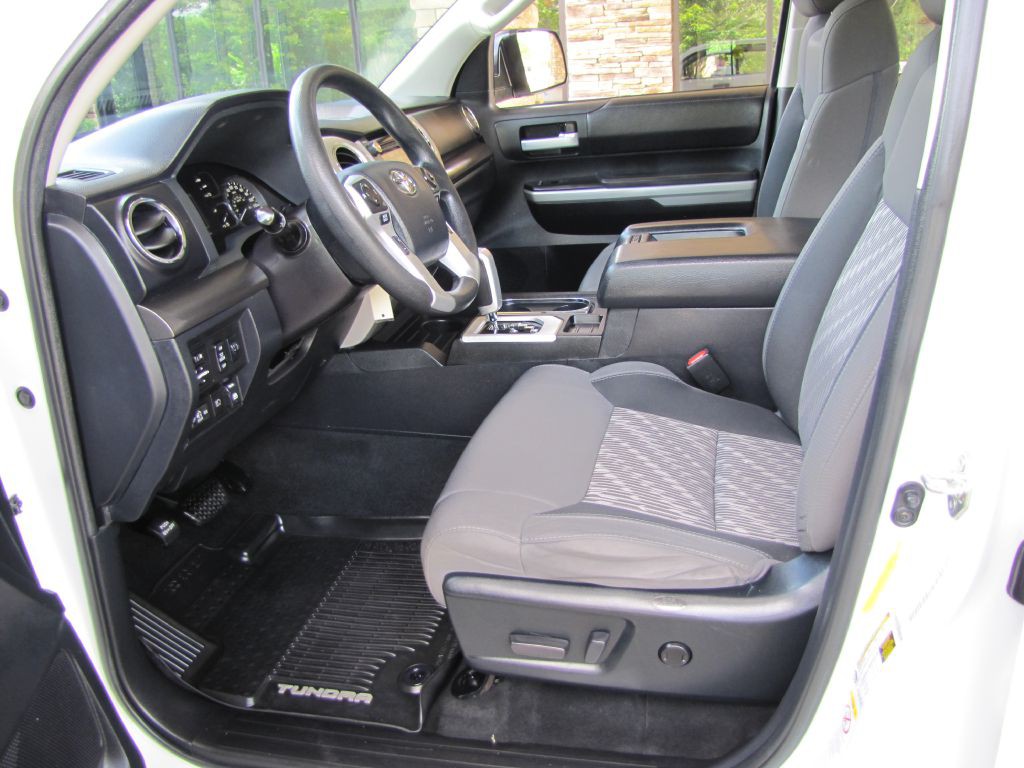 2018 Toyota Tundra Image 12