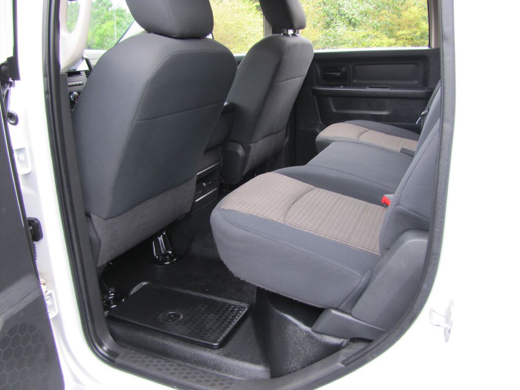 2012 Dodge Ram 3500 Image 16