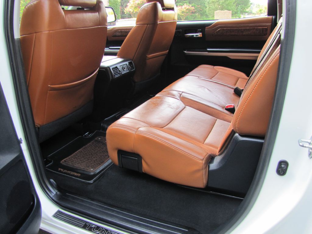 2016 Toyota Tundra Image 18