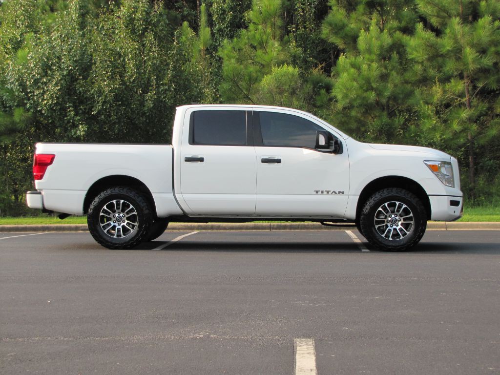 2024 Nissan Titan Image 4