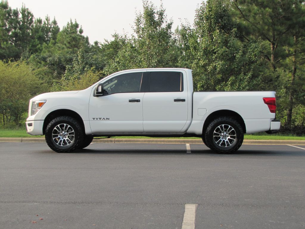 2024 Nissan Titan Image 5