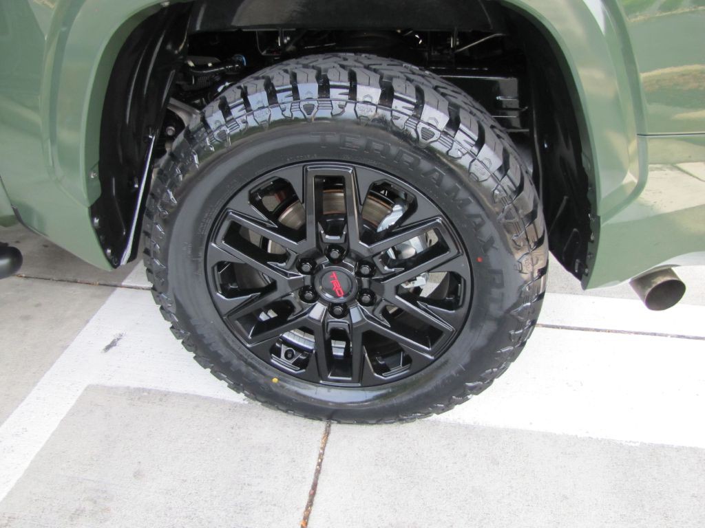 2023 Toyota Tundra Image 32