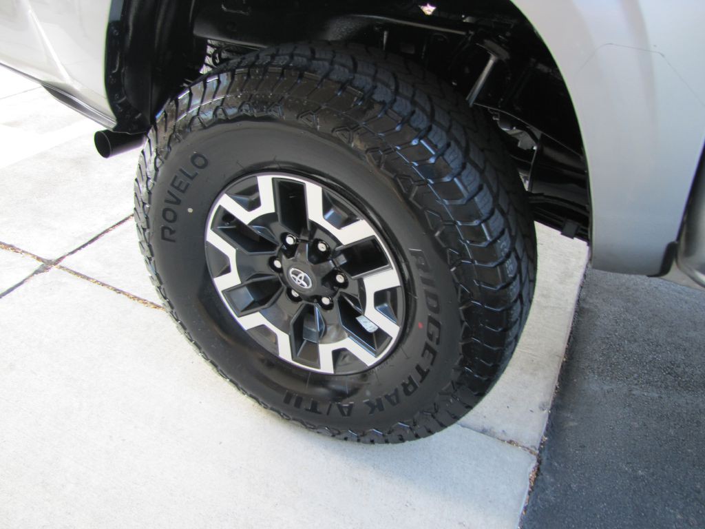 2023 Toyota Tacoma Image 24