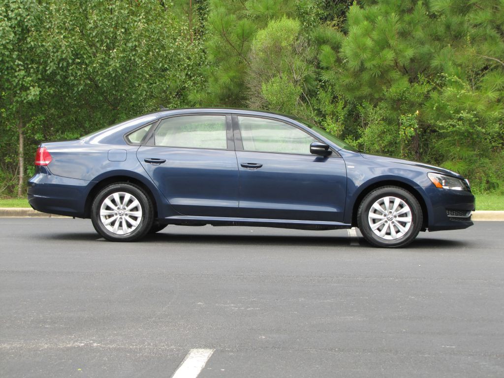 2015 Volkswagen Passat Image 4