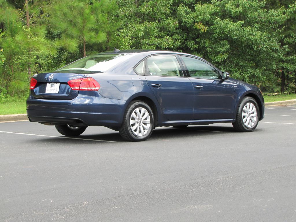 2015 Volkswagen Passat Image 6