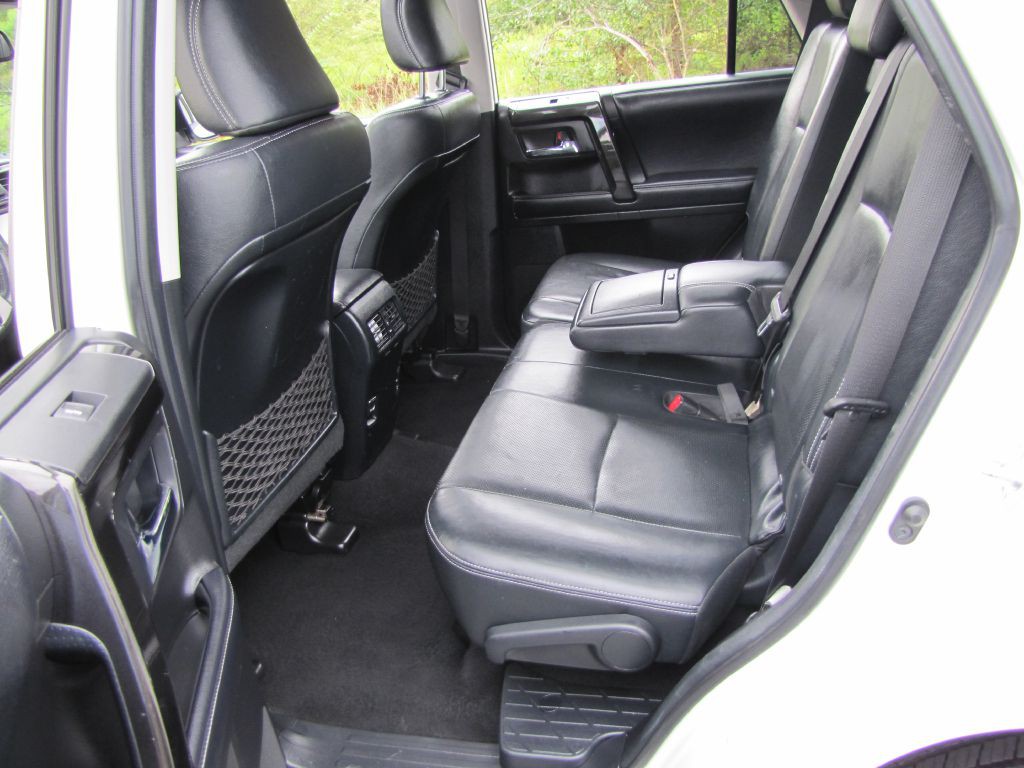 2019 Toyota 4Runner Image 17