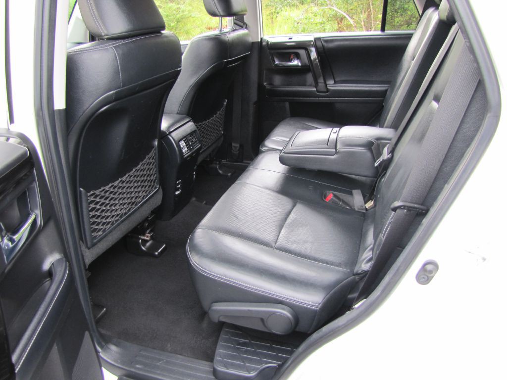 2019 Toyota 4Runner Image 18