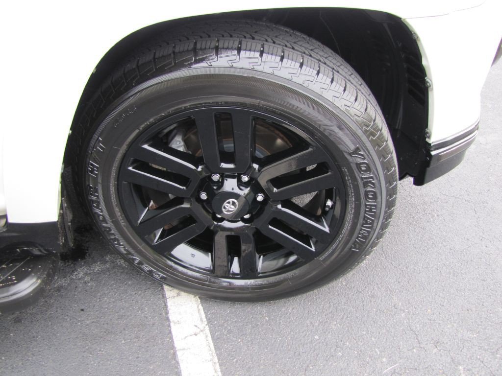 2019 Toyota 4Runner Image 26