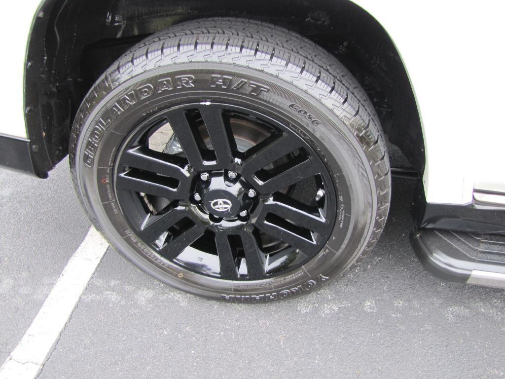 2019 Toyota 4Runner Image 28