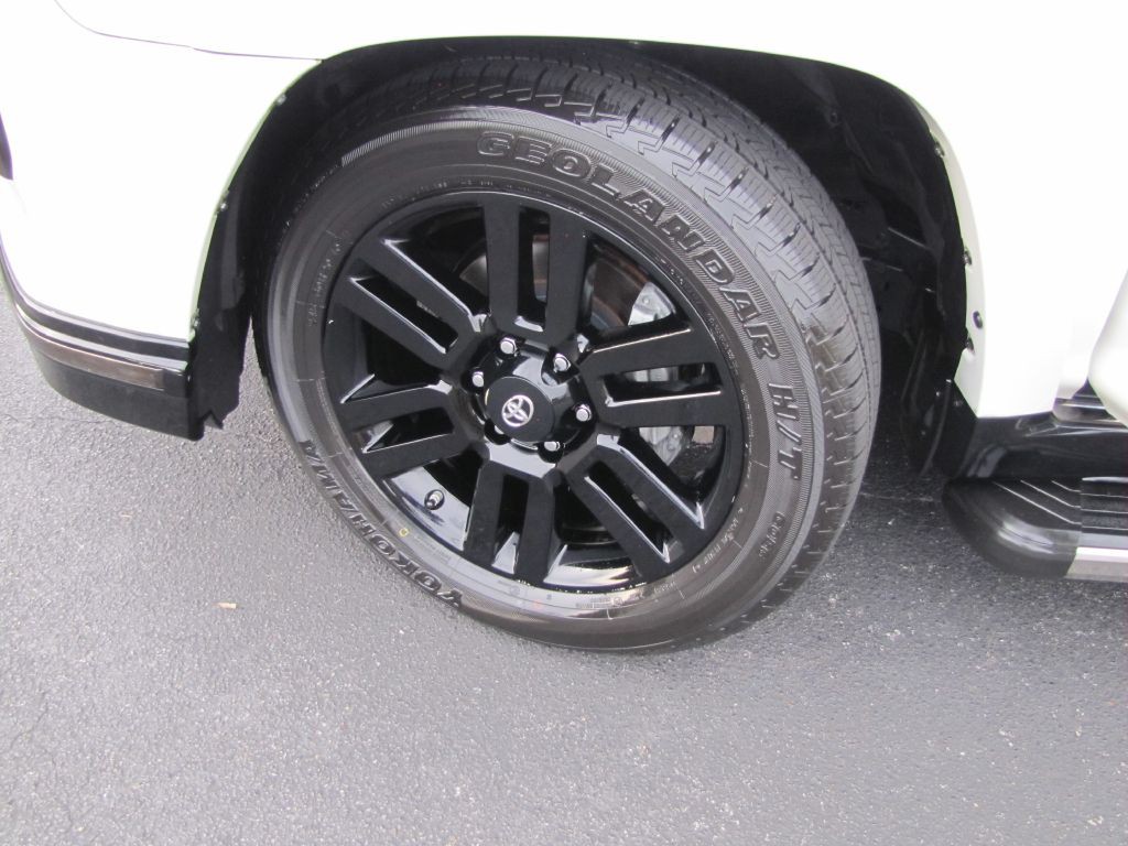 2019 Toyota 4Runner Image 34