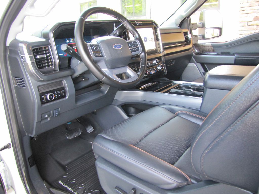 2025 Ford F-250 Image 13
