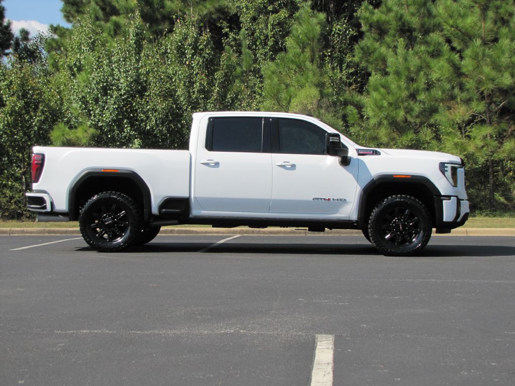 2024 GMC Sierra Image 4