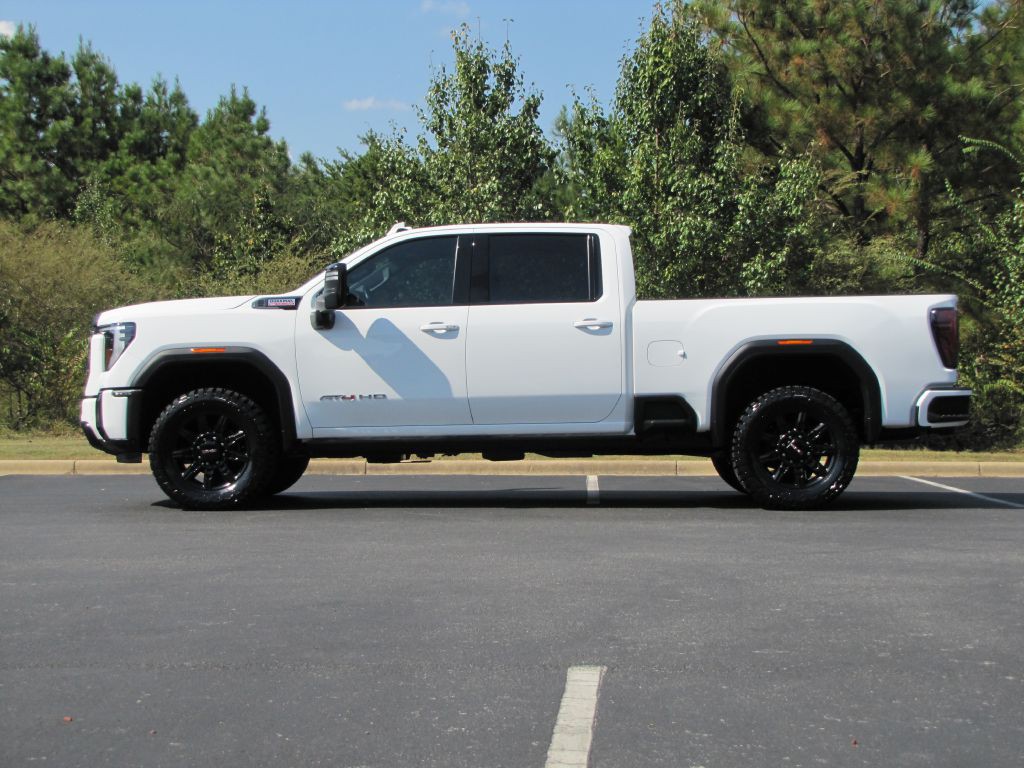 2024 GMC Sierra Image 5