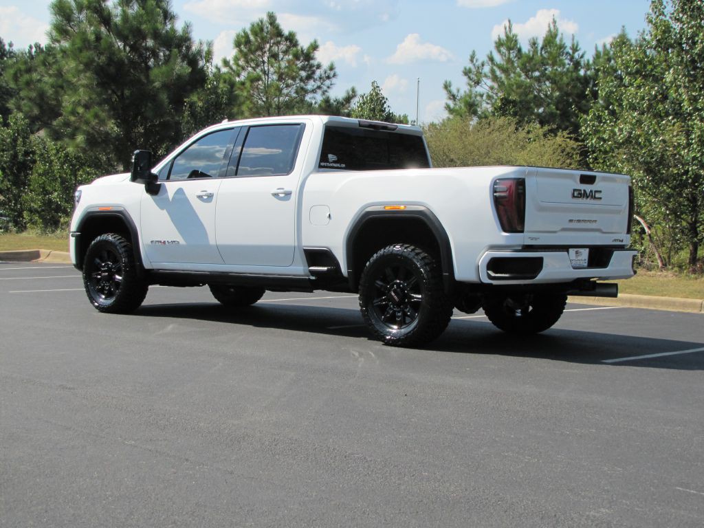 2024 GMC Sierra Image 7