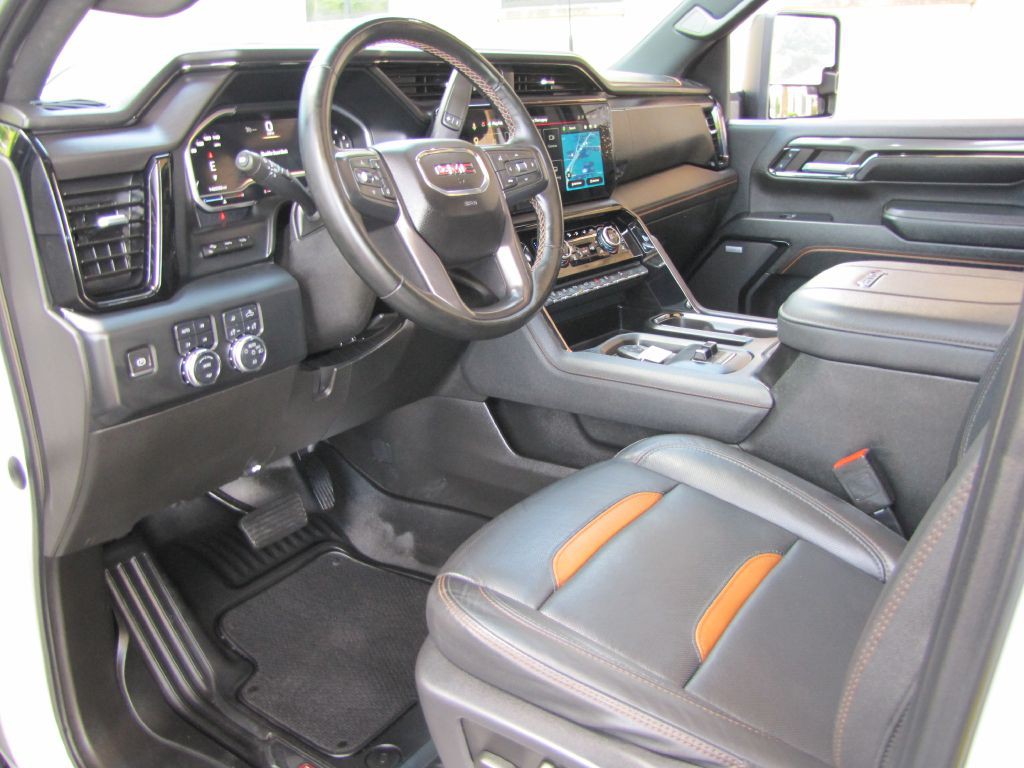2024 GMC Sierra Image 13