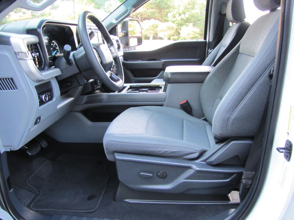 2025 Ford F-250 Image 12