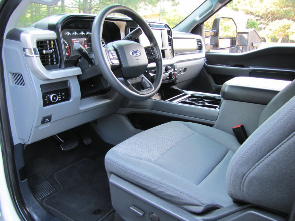 2025 Ford F-250 Image 13