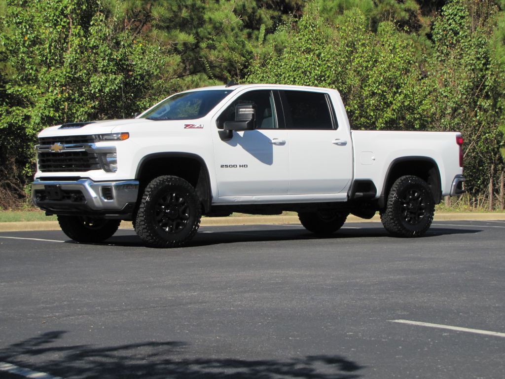 2024 Chevrolet Silverado 1500 Image 3
