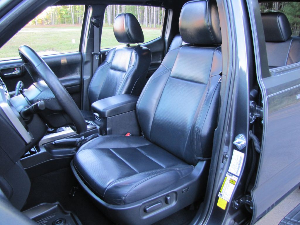 2021 Toyota Tacoma Image 13