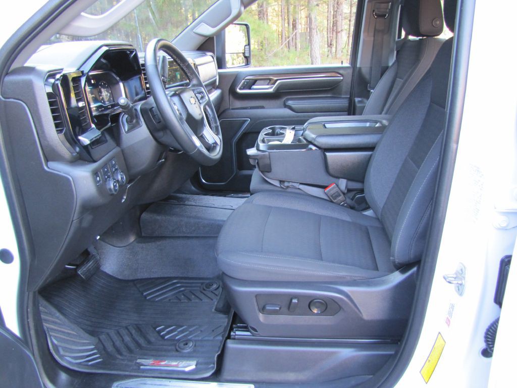 2025 Chevrolet Silverado 1500 Image 12