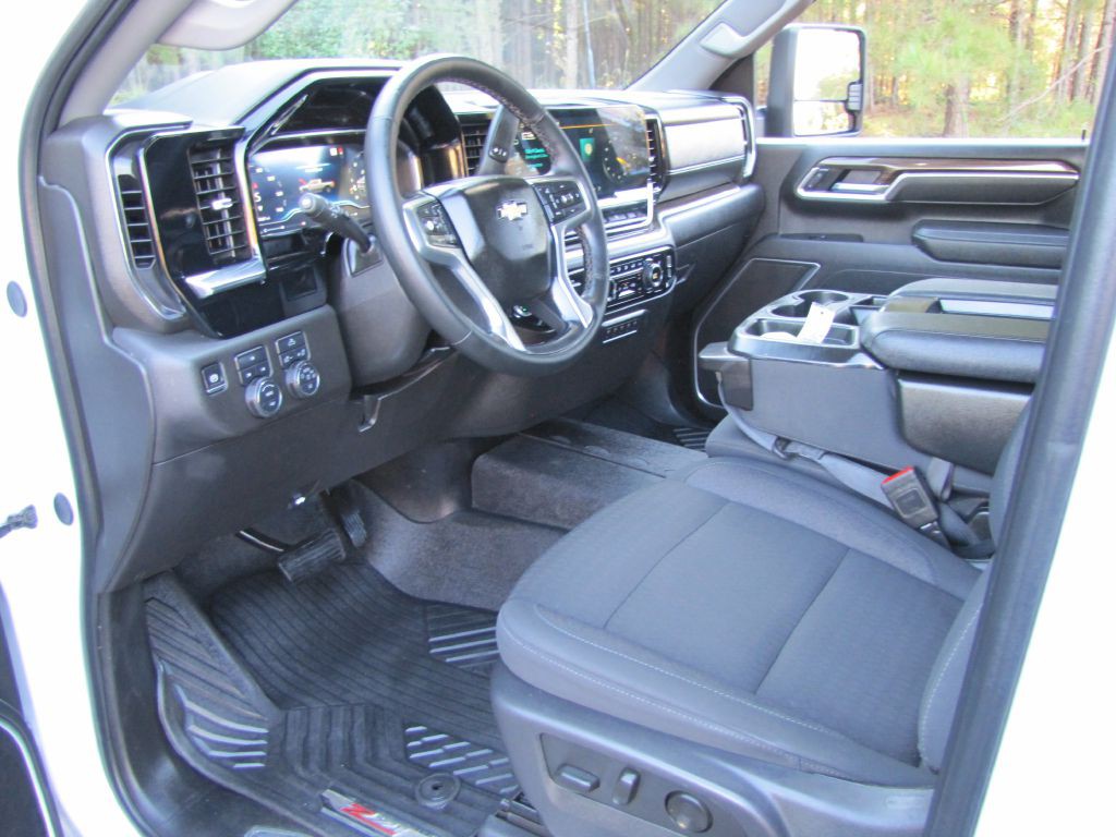 2025 Chevrolet Silverado 1500 Image 13