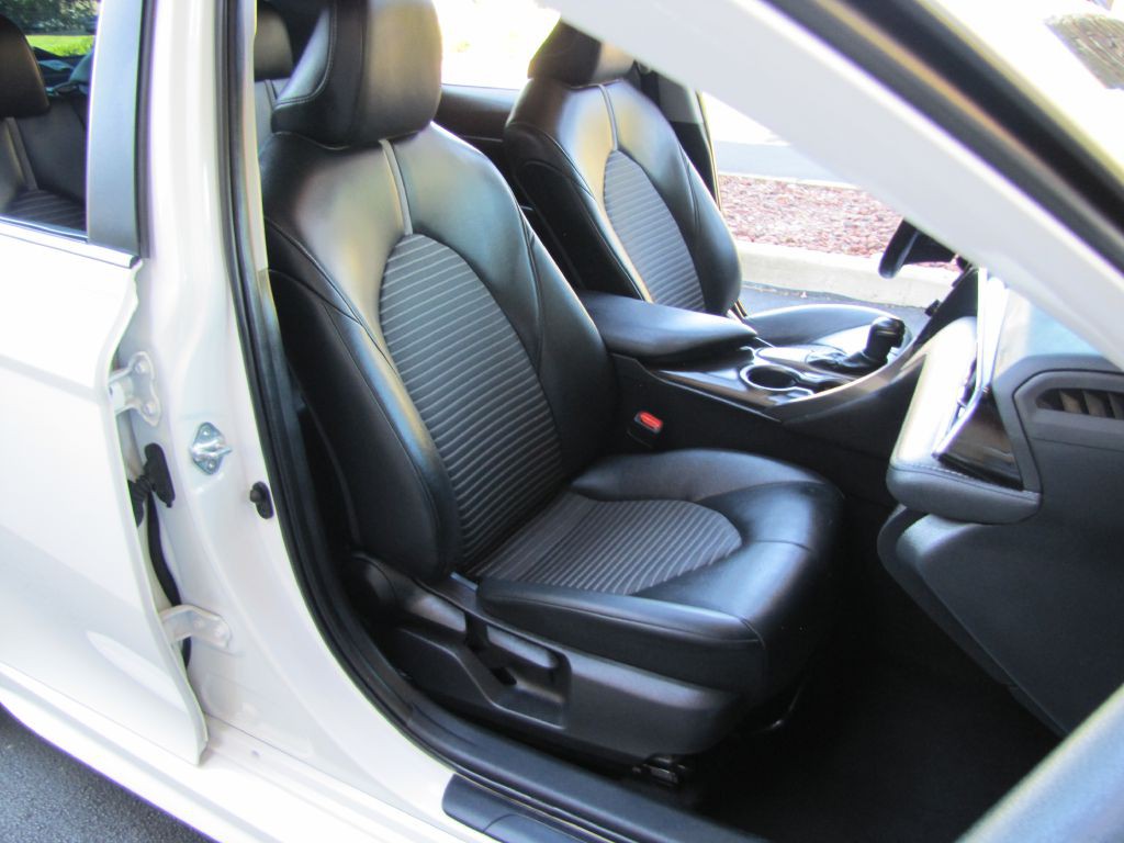 2022 Toyota Camry Image 23
