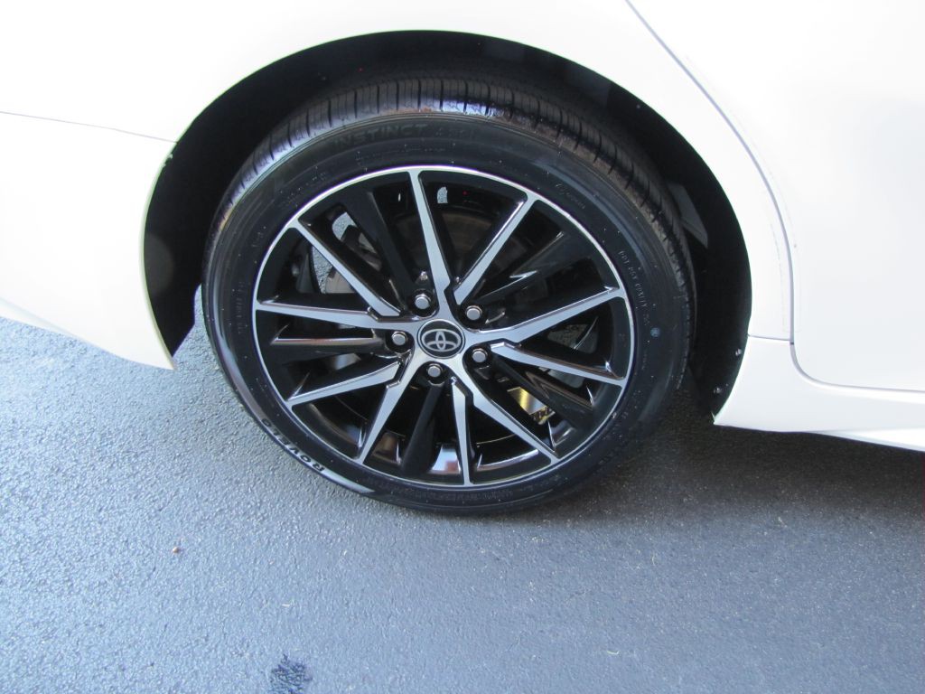 2022 Toyota Camry Image 26