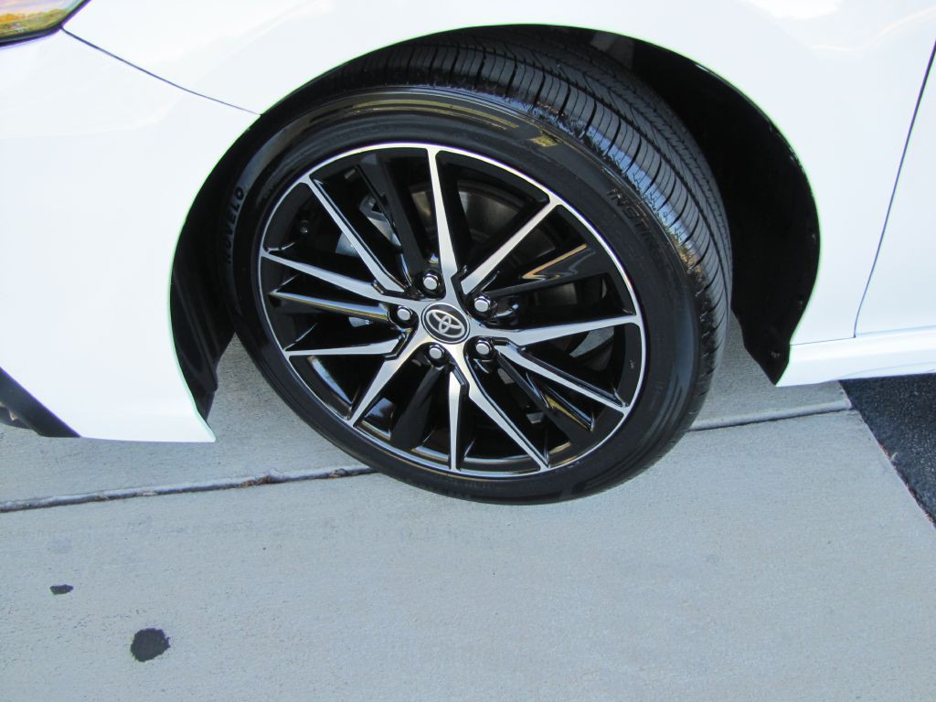 2022 Toyota Camry Image 30