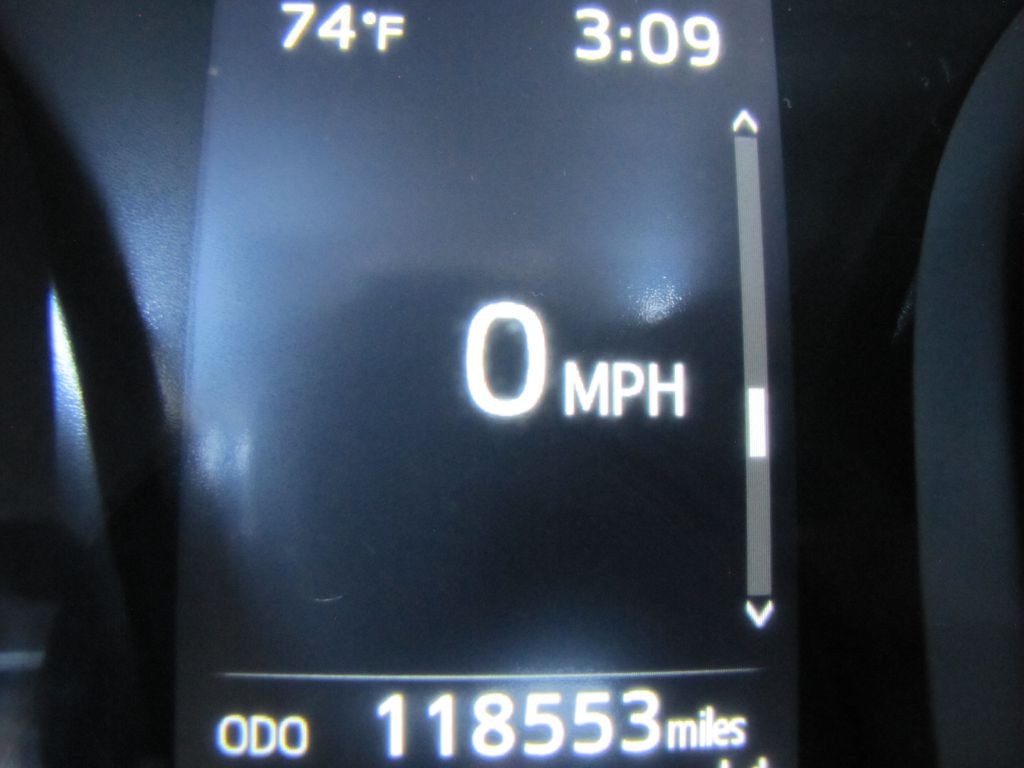 2022 Toyota Camry Image 32