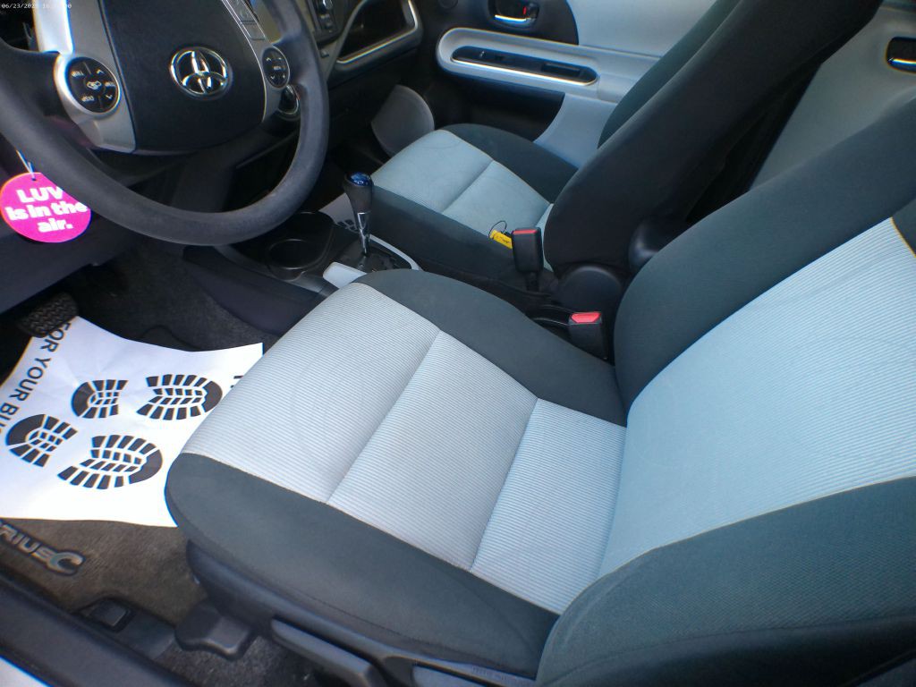 2014 Toyota Prius Image 5