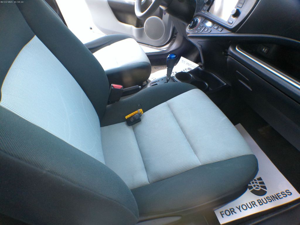 2014 Toyota Prius Image 7