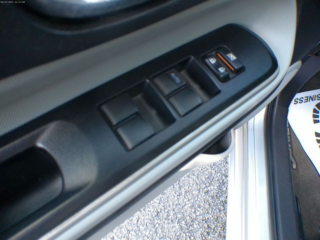 2014 Toyota Prius Image 11