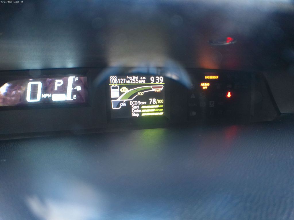 2014 Toyota Prius Image 15