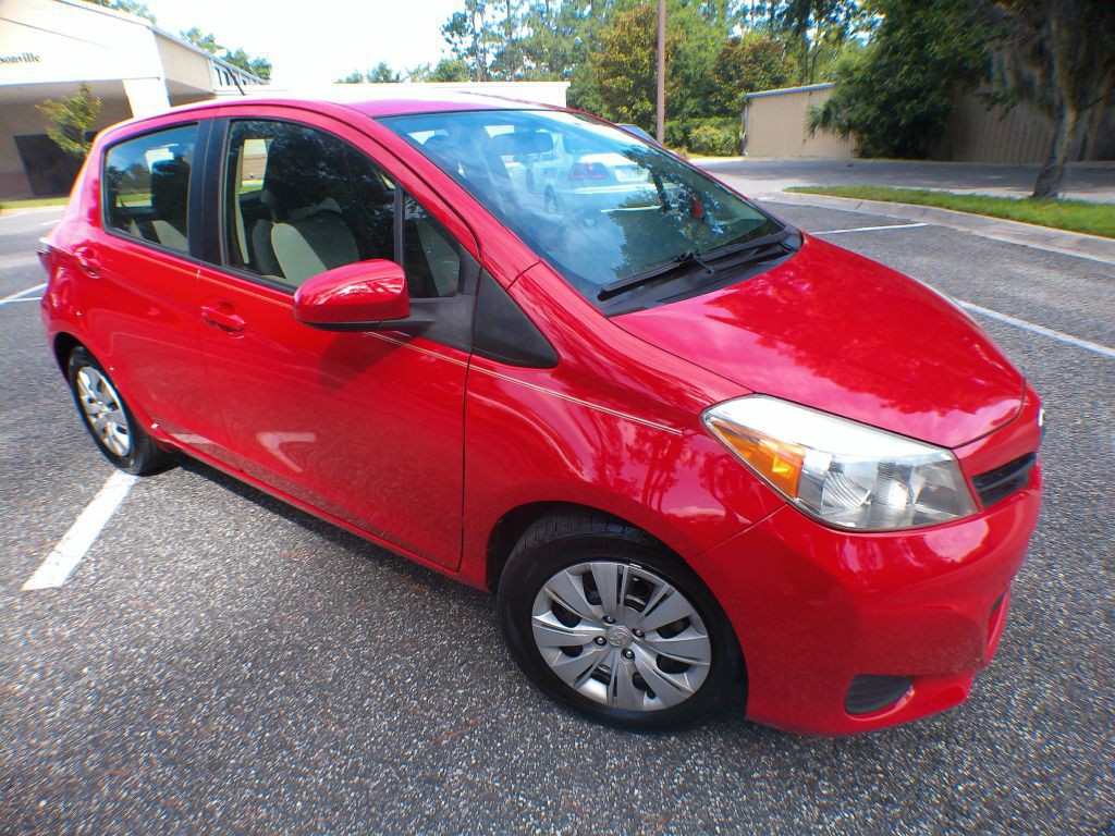 2013 Toyota Yaris Image 2