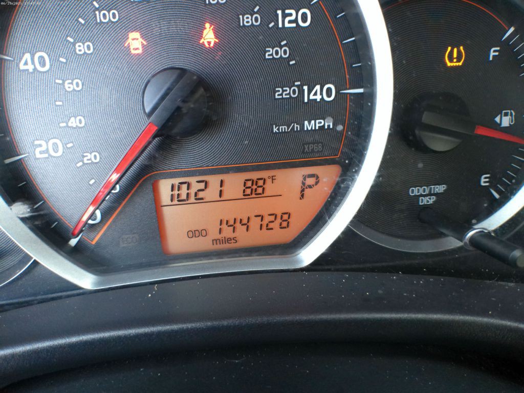 2013 Toyota Yaris Image 10