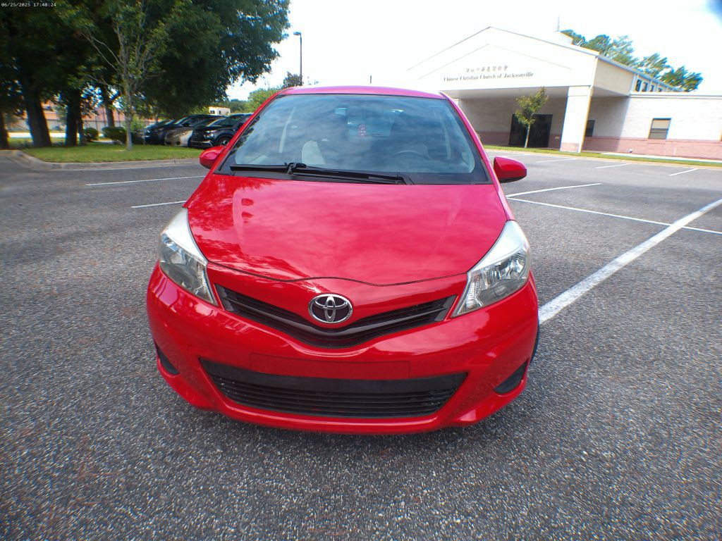 2013 Toyota Yaris Image 13