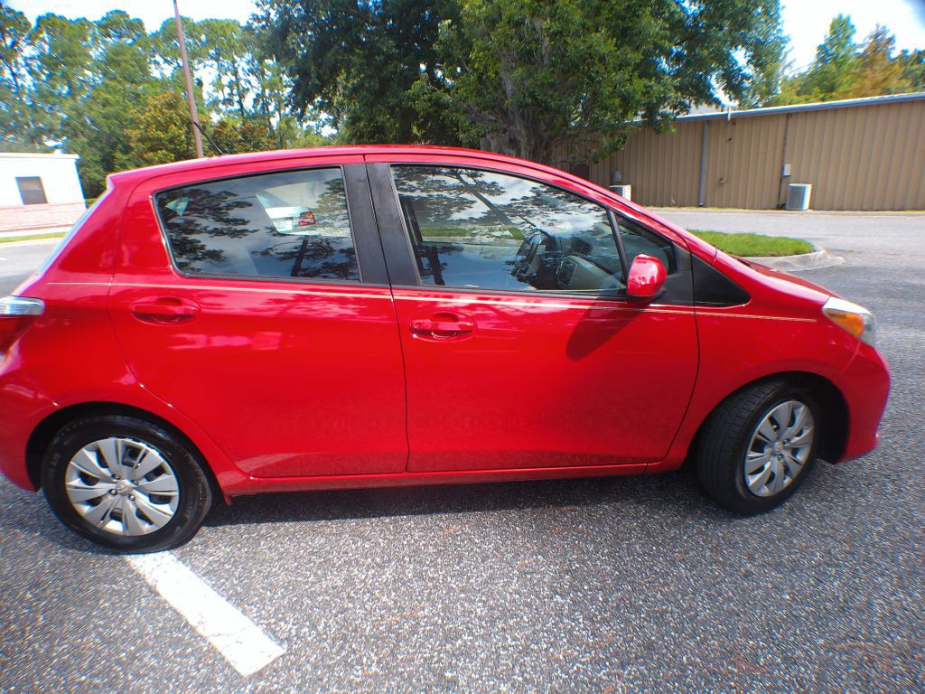 2013 Toyota Yaris Image 15