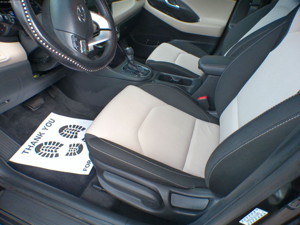 2020 Hyundai Elantra Image 5