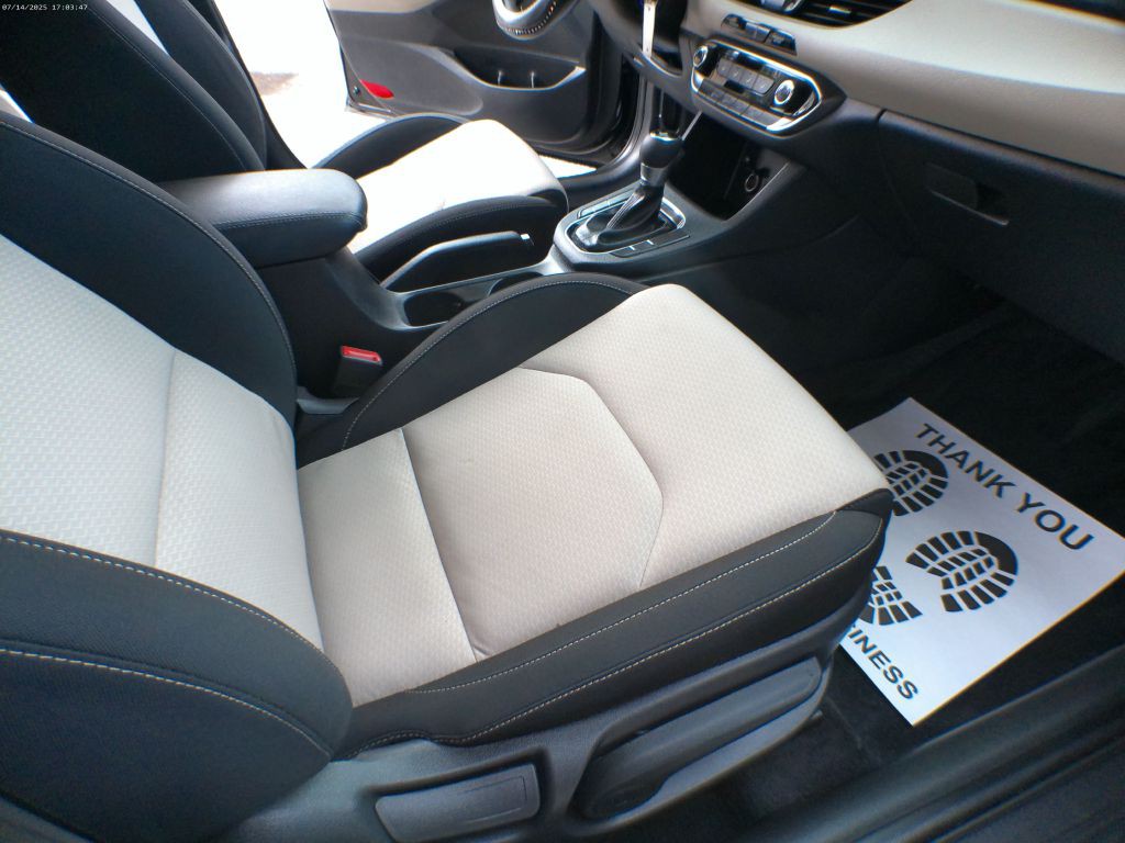 2020 Hyundai Elantra Image 7
