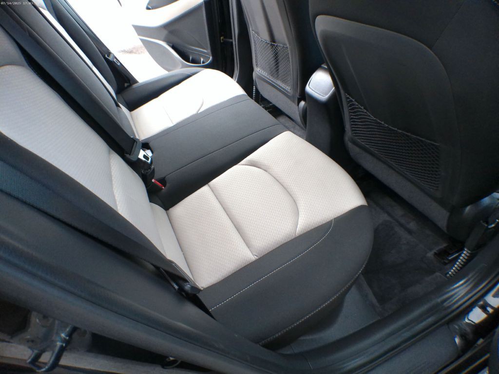 2020 Hyundai Elantra Image 8