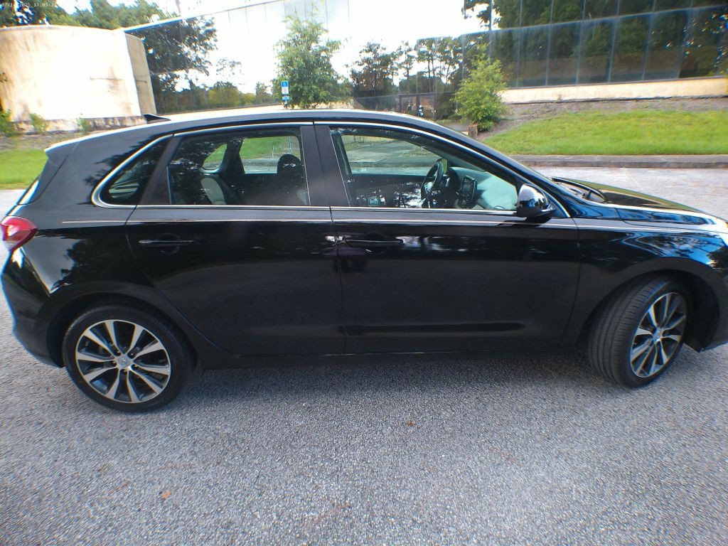 2020 Hyundai Elantra Image 17