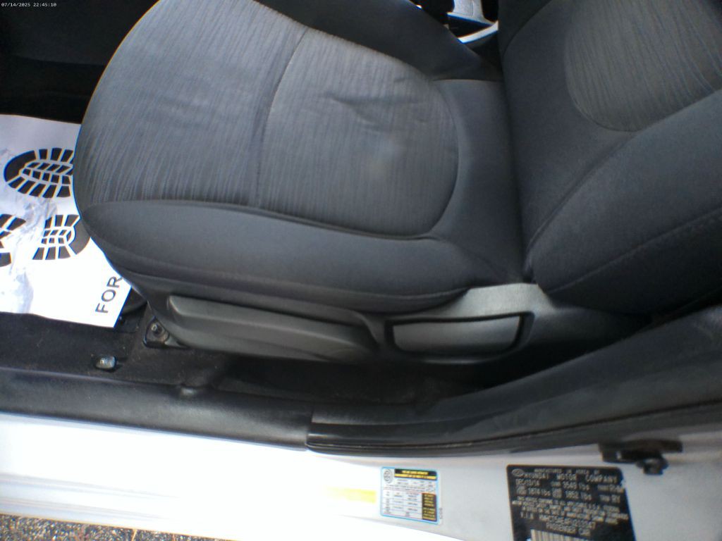 2015 Hyundai Accent Image 11