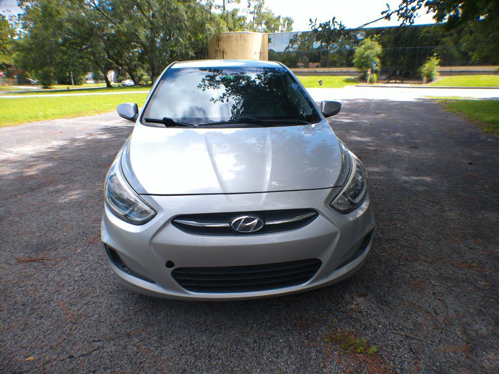 2015 Hyundai Accent Image 14