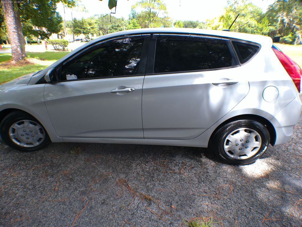 2015 Hyundai Accent Image 15