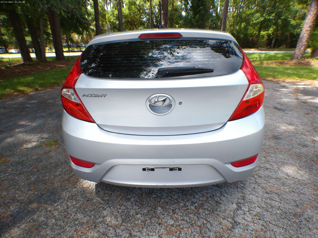 2015 Hyundai Accent Image 17