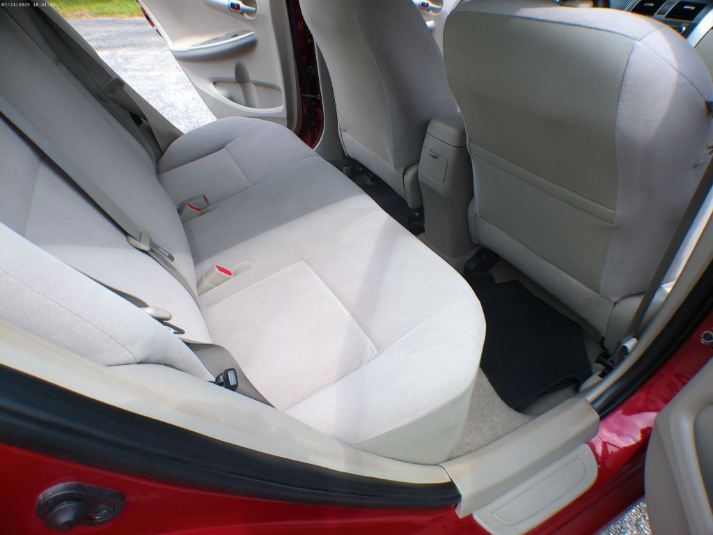 2011 Toyota Corolla Image 8
