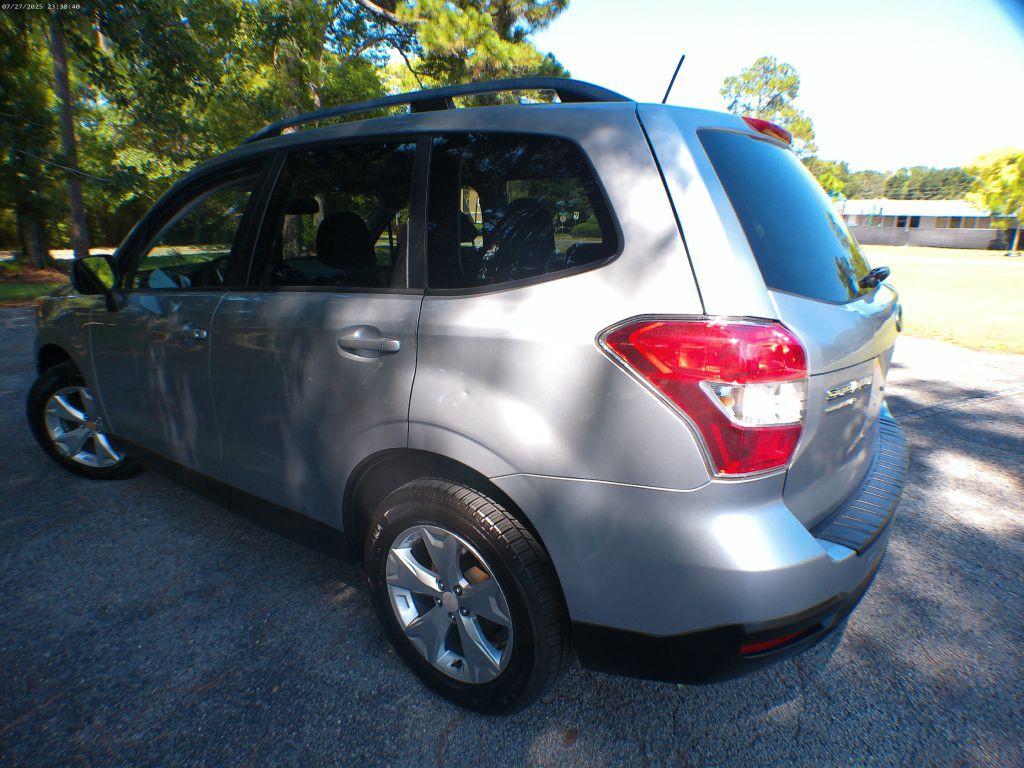 2015 Subaru Forester Image 4
