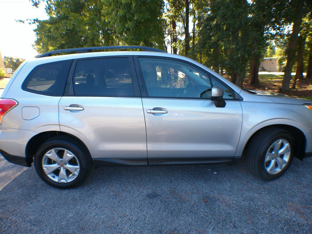 2015 Subaru Forester Image 16