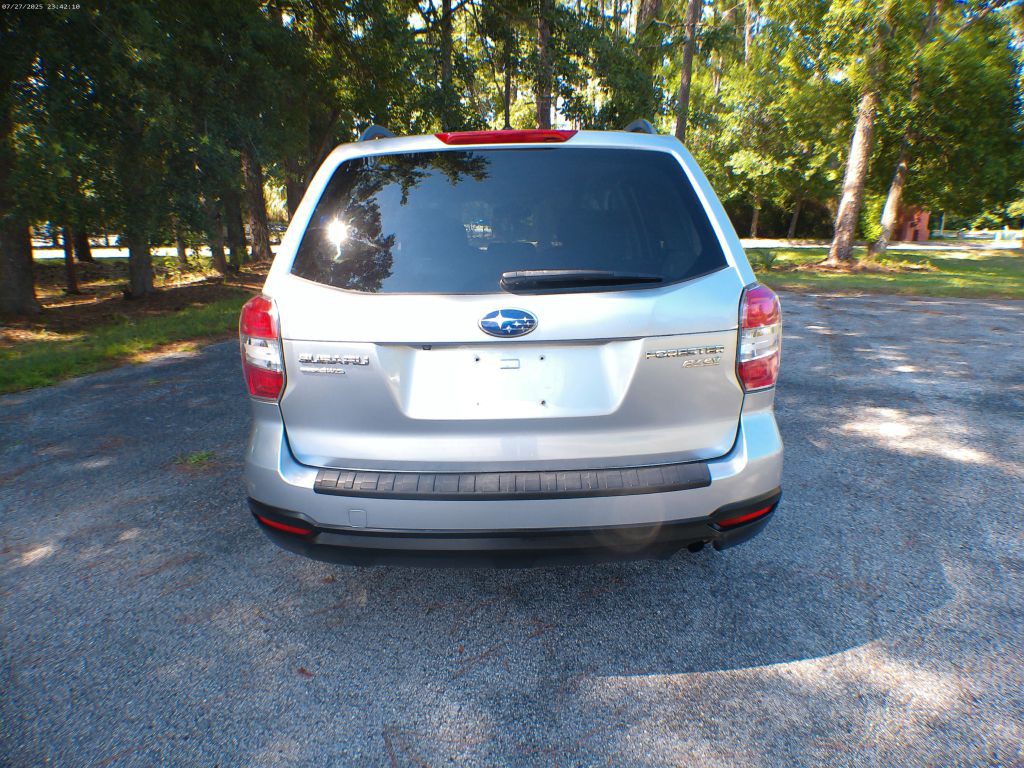 2015 Subaru Forester Image 18